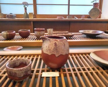 片山雅美 2022 陶芸展 展示の様子 アールドゥ嘉土 